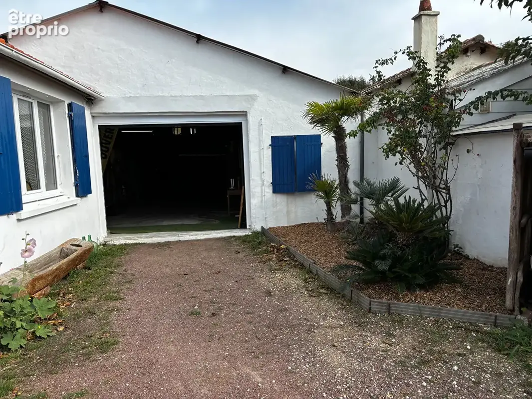 Belle Longère Oléronaise avec Hangar de 176 m² sur 2 691 m² de Terrain - photo 3