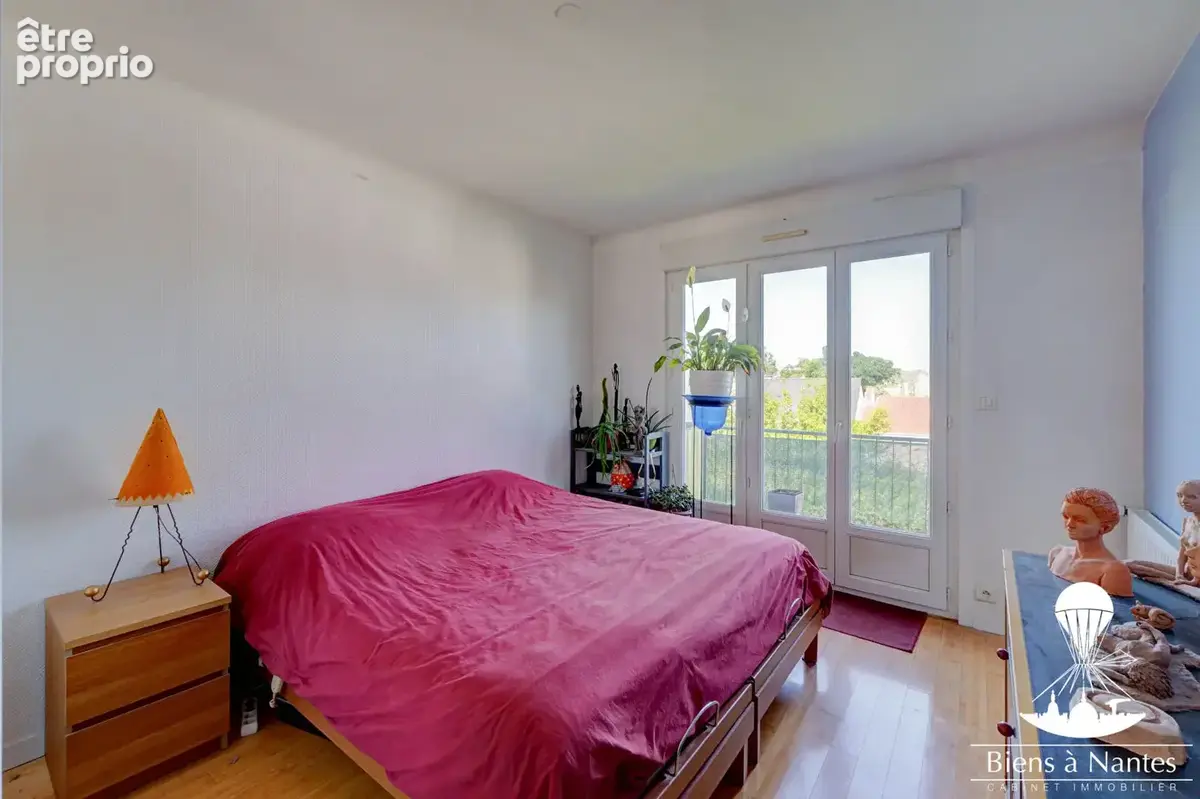 A vendre T4 Nantes Canclaux avec balcon, ascenseur et box - photo 8