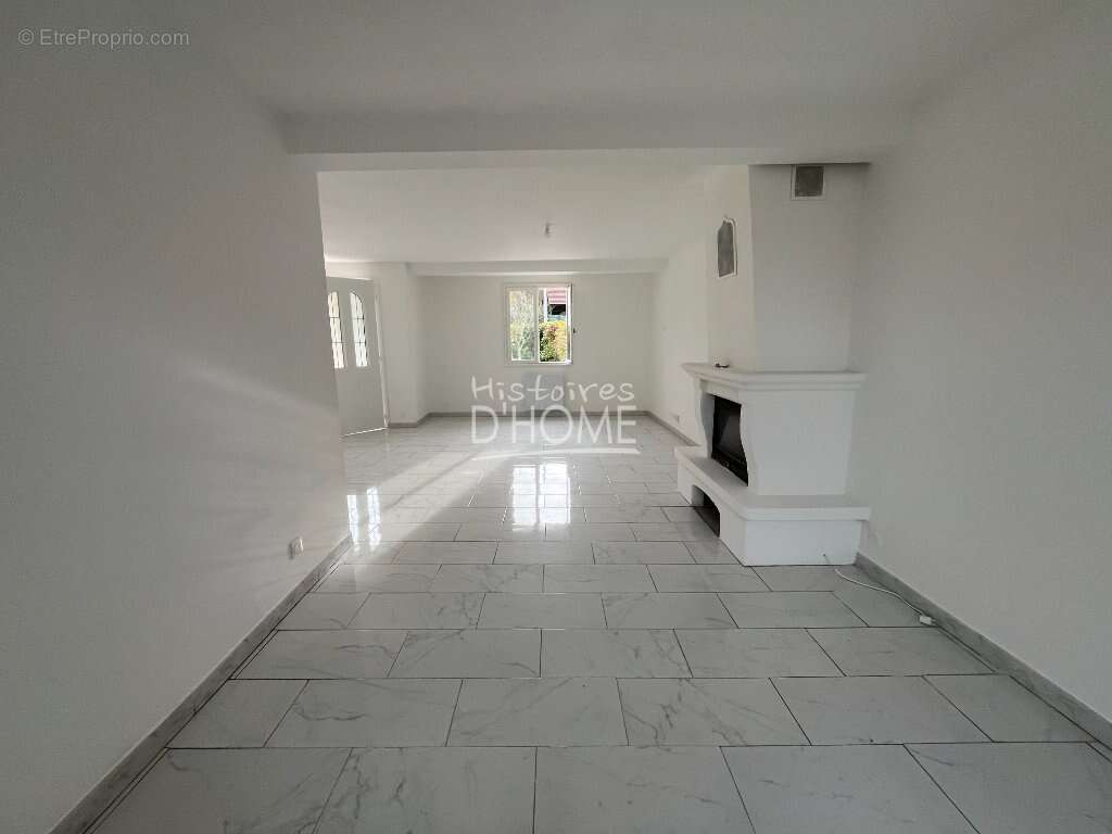 Maison à DONNEMARIE-DONTILLY