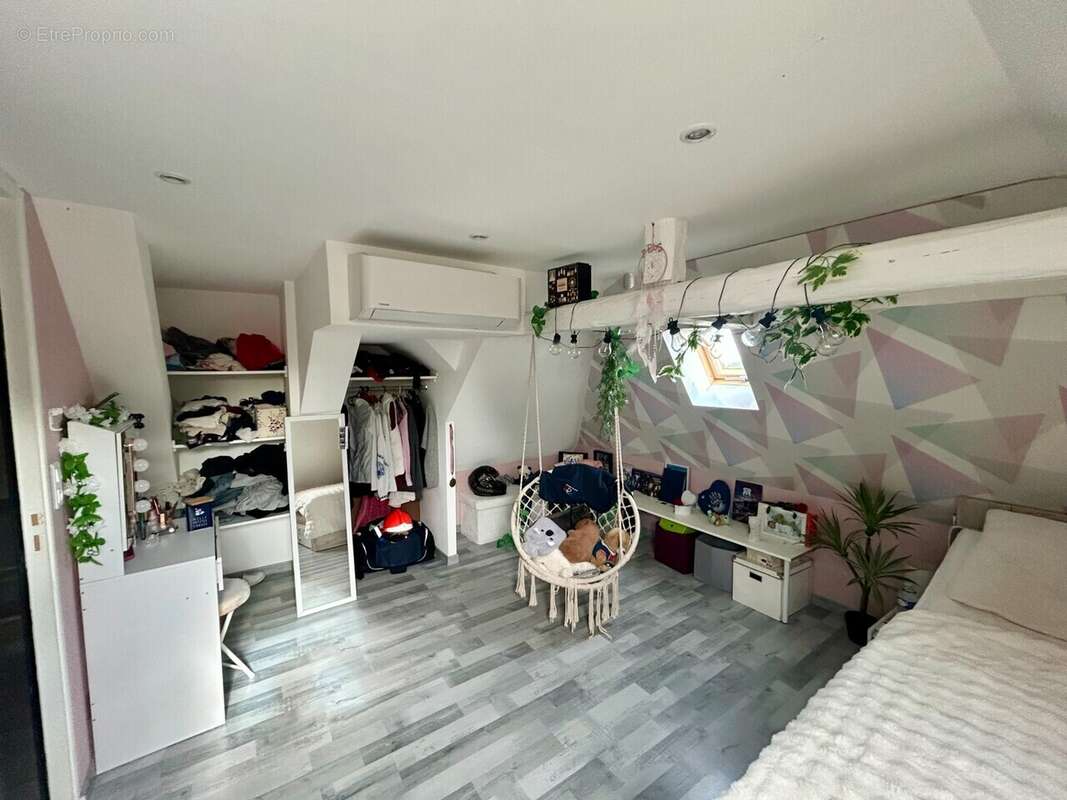 Maison à LADIGNAC-SUR-RONDELLES