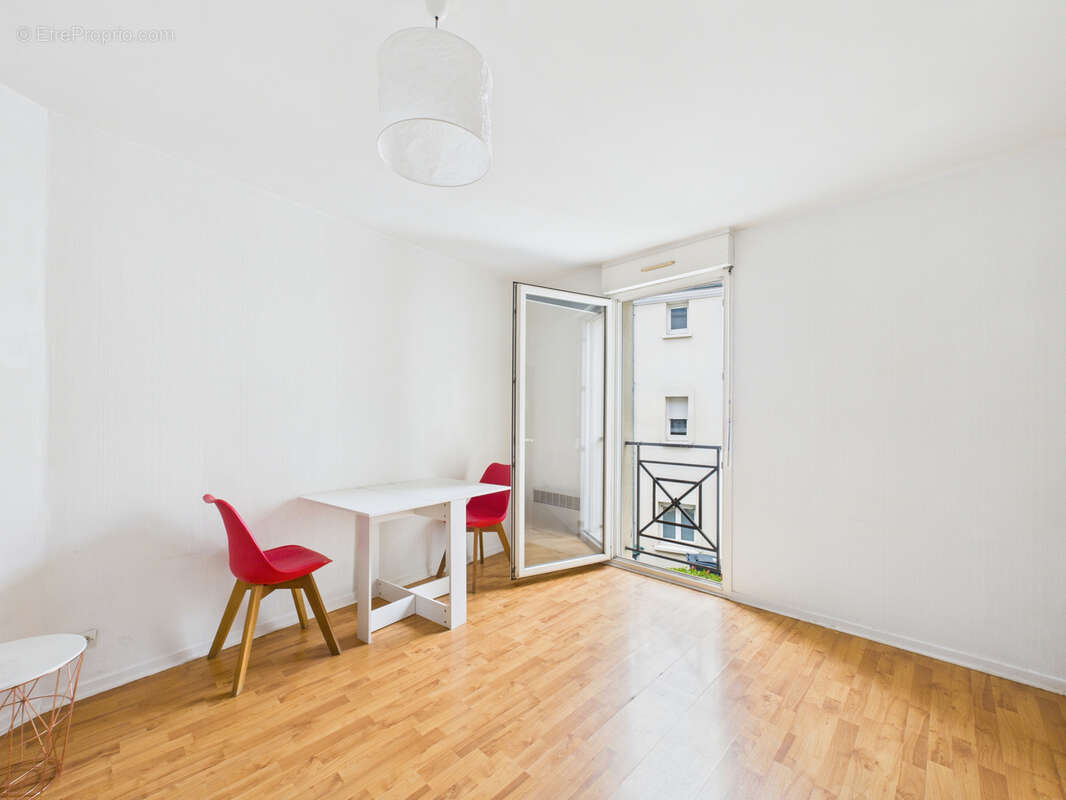 Appartement à SARTROUVILLE