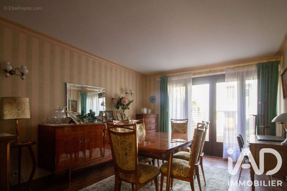 Maison 215 m² à Tours-Sur-Meymont  - photo 4