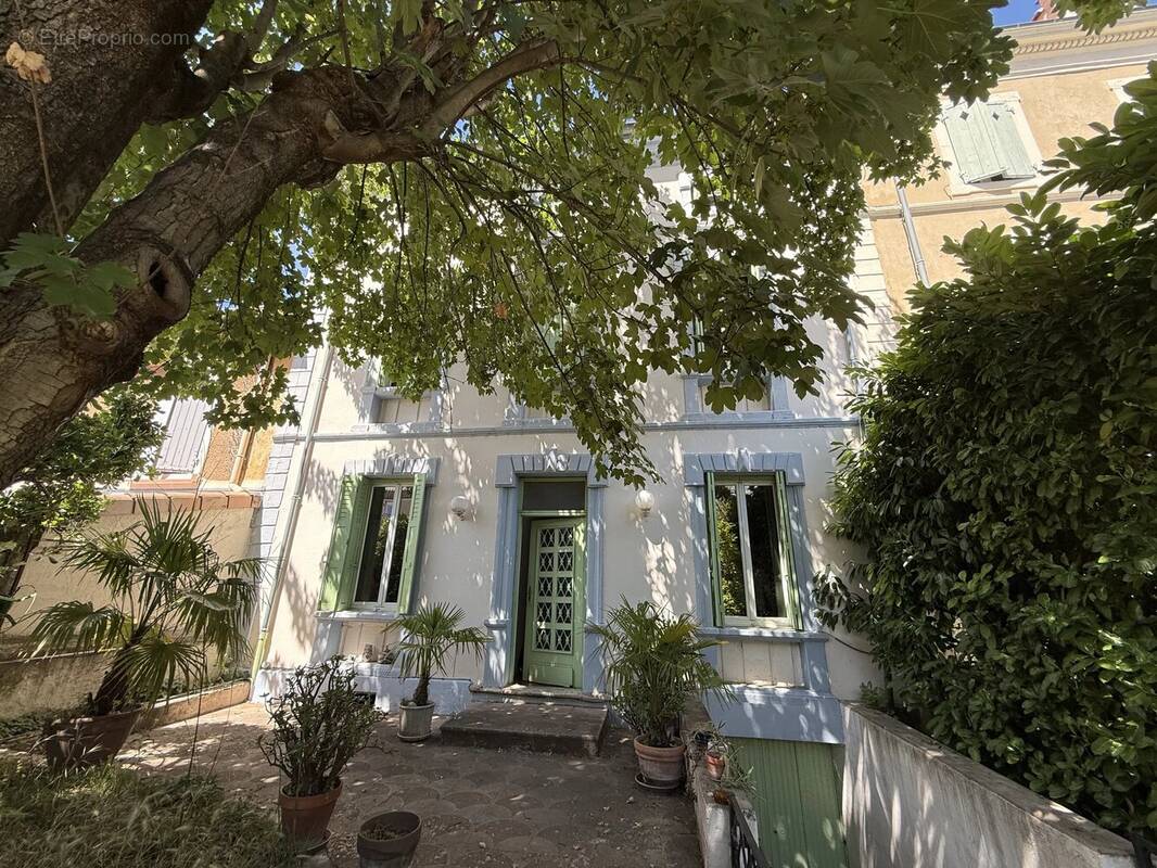 Maison à MONTELIMAR