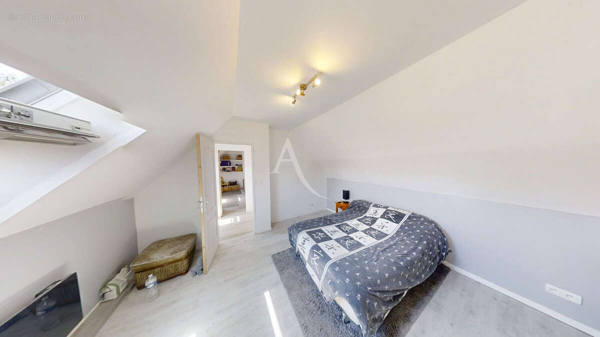 Maison Fay Aux Loges - 114 m² -5 pièces - photo 4