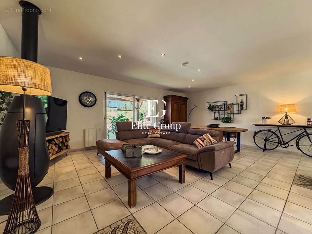 Maison à CHATEAUNEUF-SUR-CHARENTE