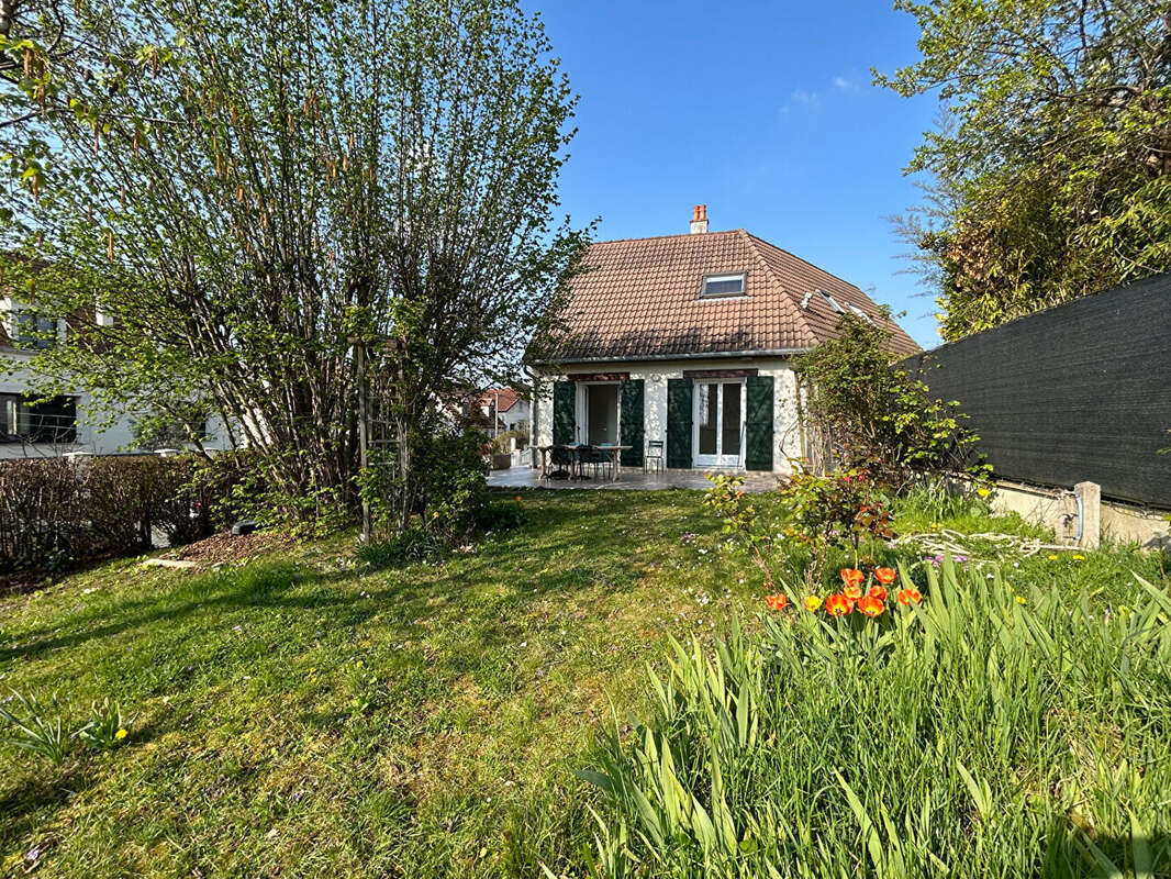 Maison à L'HAY-LES-ROSES