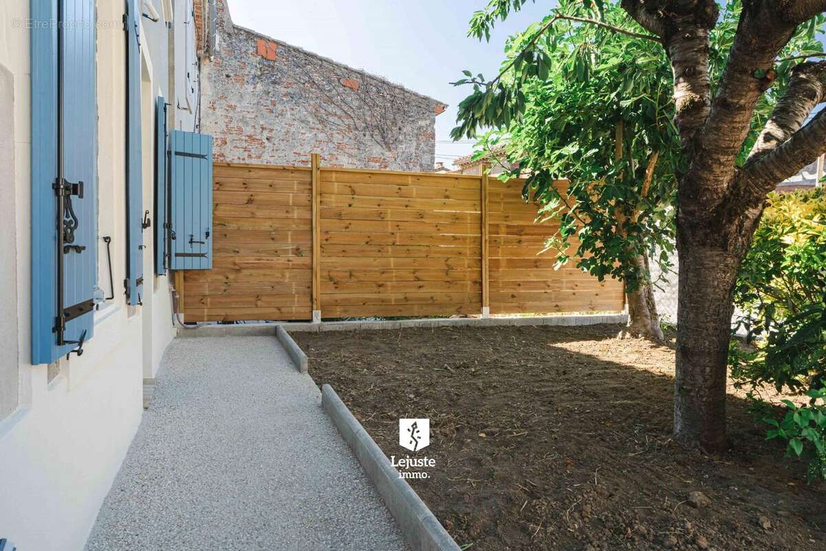 Maison 65 m² à Montreal  - photo 2