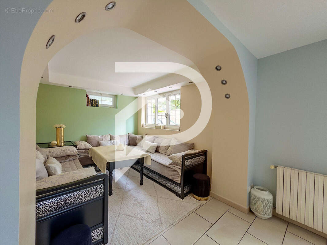 Maison à VILLENEUVE-SAINT-GERMAIN