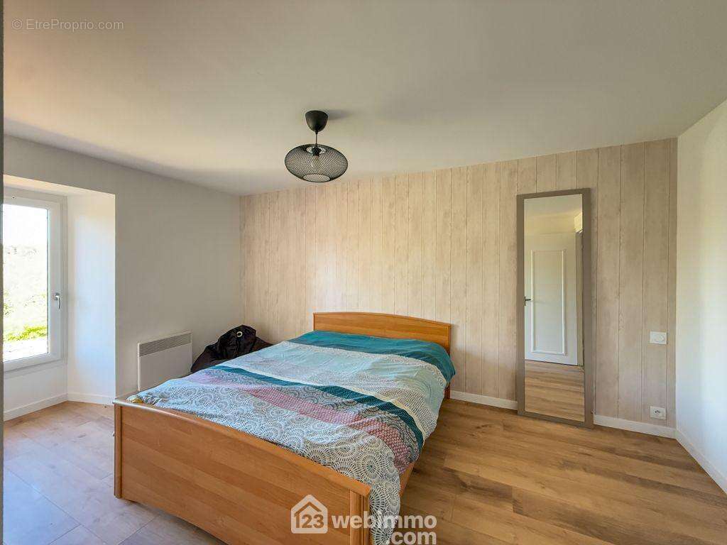 Vous trouverez une deuxième chambre 12 m² - Maison à MONTOURNAIS