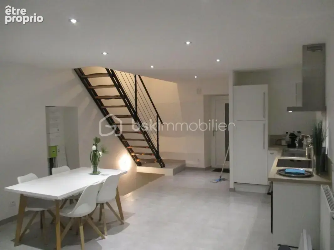 Appartement à POUILLEY-LES-VIGNES