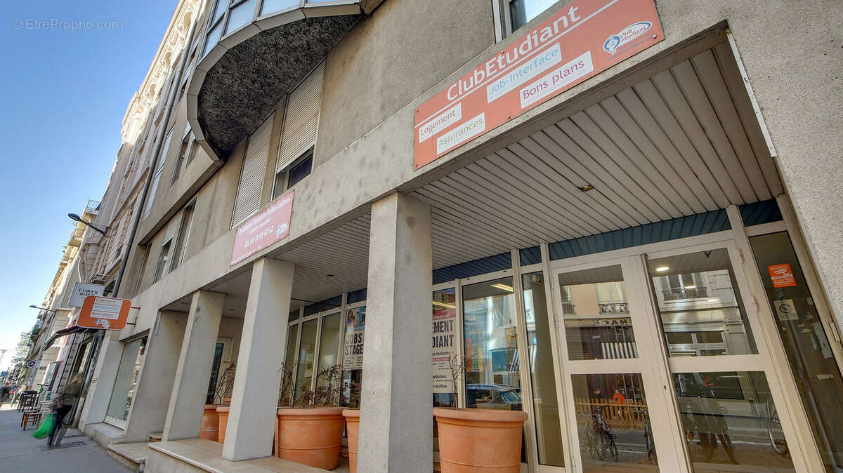 Appartement à PIERRE-BENITE