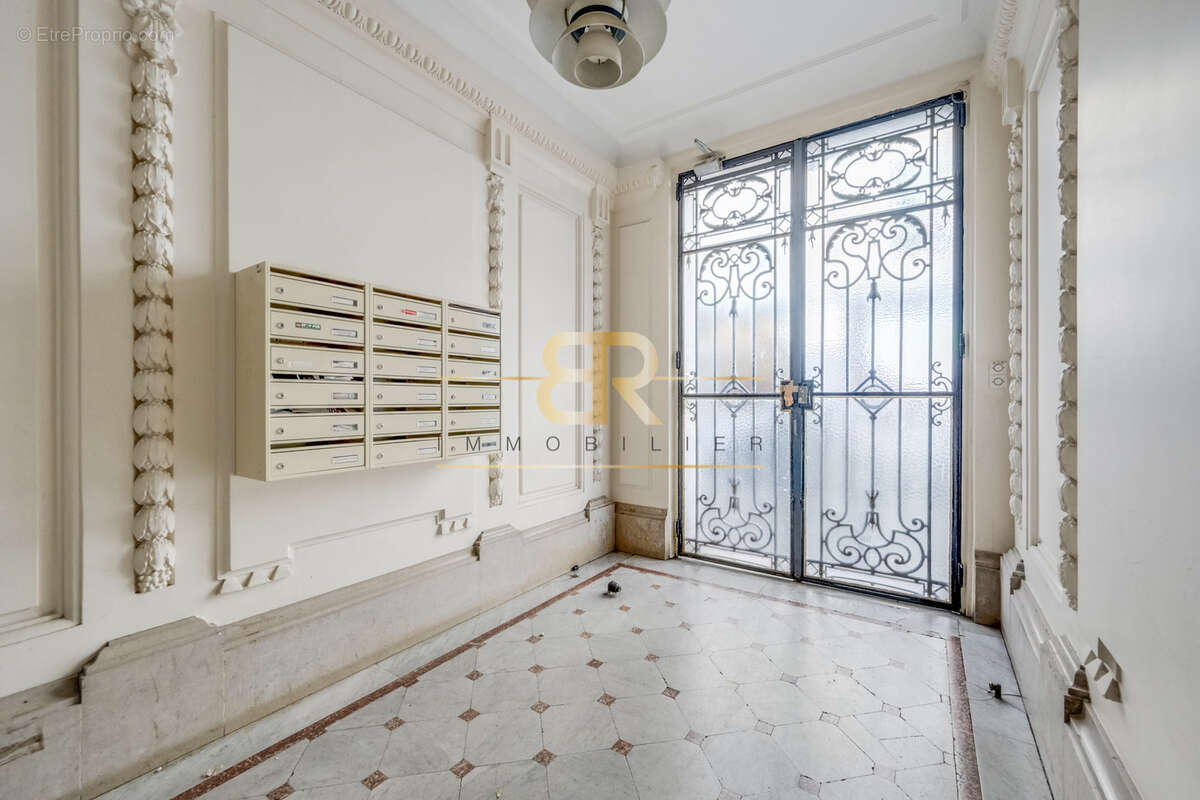 Appartement à PARIS-10E
