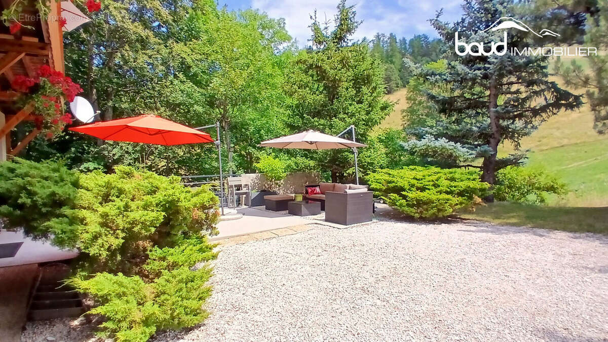 Maison 227 m² à Villard-De-Lans  - photo 2