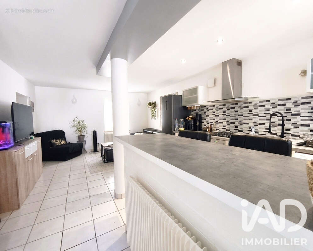 Photo 2 - Maison à SAINT-BONNET-PRES-RIOM