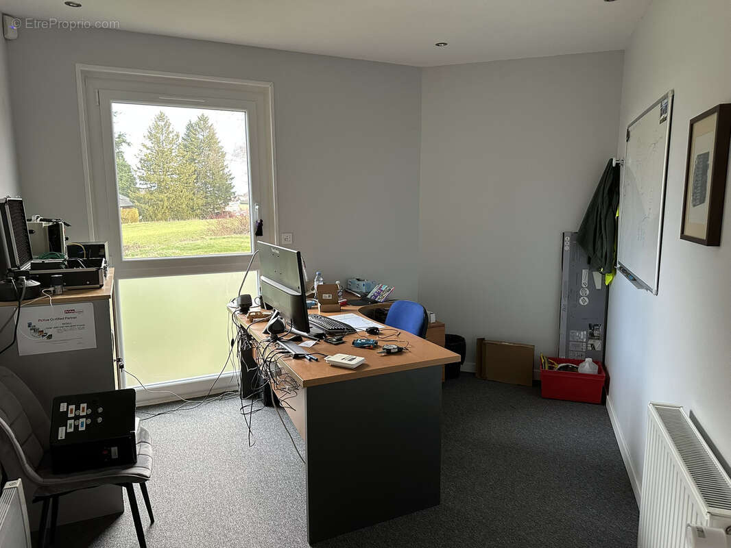 Commerce à SAINT-JUST-MALMONT