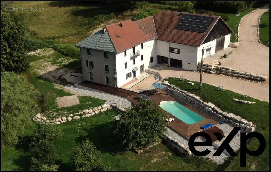 Maison à THEZILLIEU