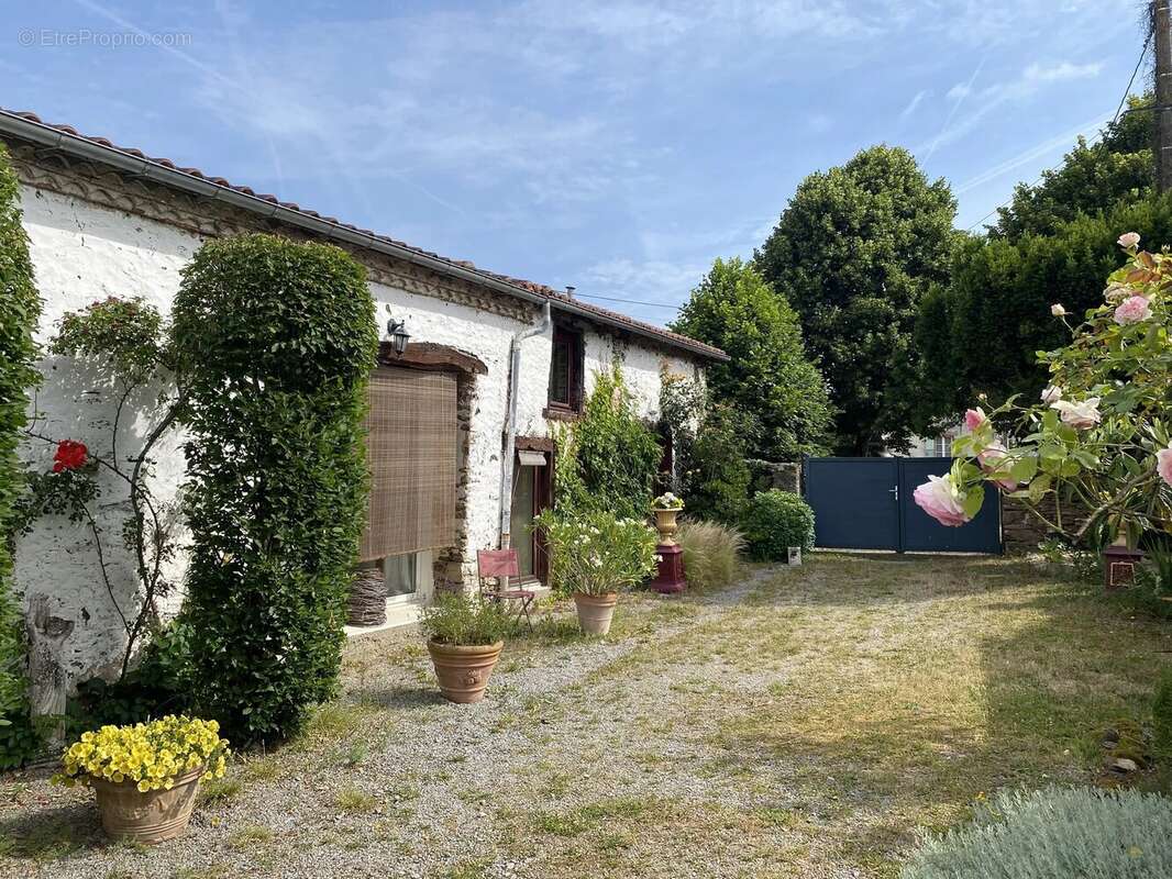 Maison à BELLAC
