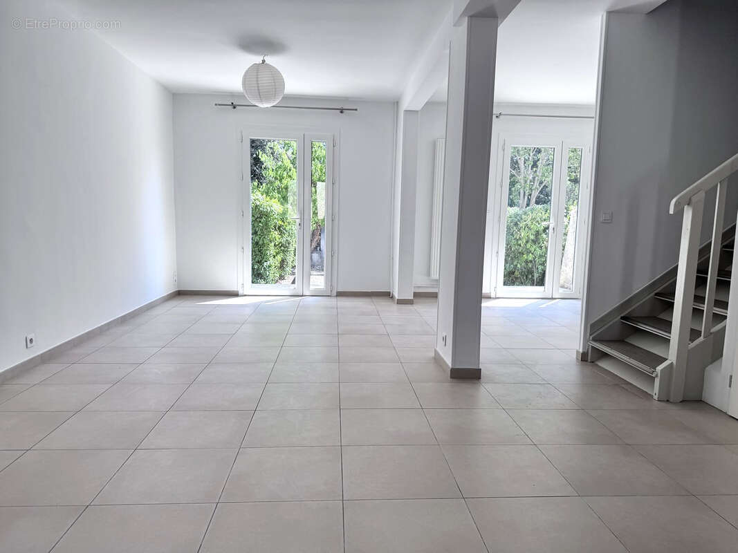 Maison Villeneuve Les Avignon 4 pièce(s) 100 m2 - photo 5