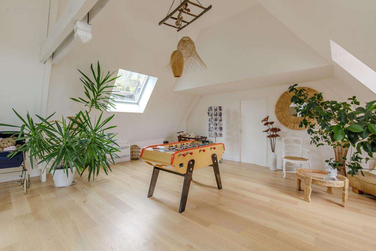 Maison à FOLLAINVILLE-DENNEMONT