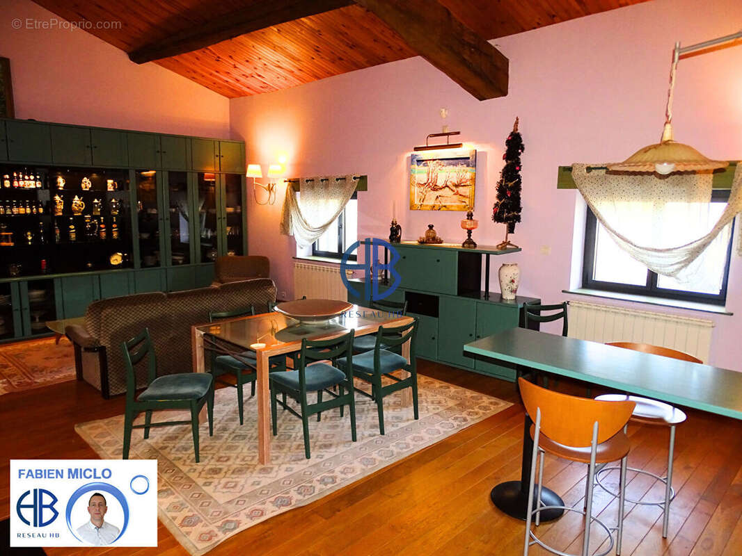 Maison à VILLETTE-SUR-AIN