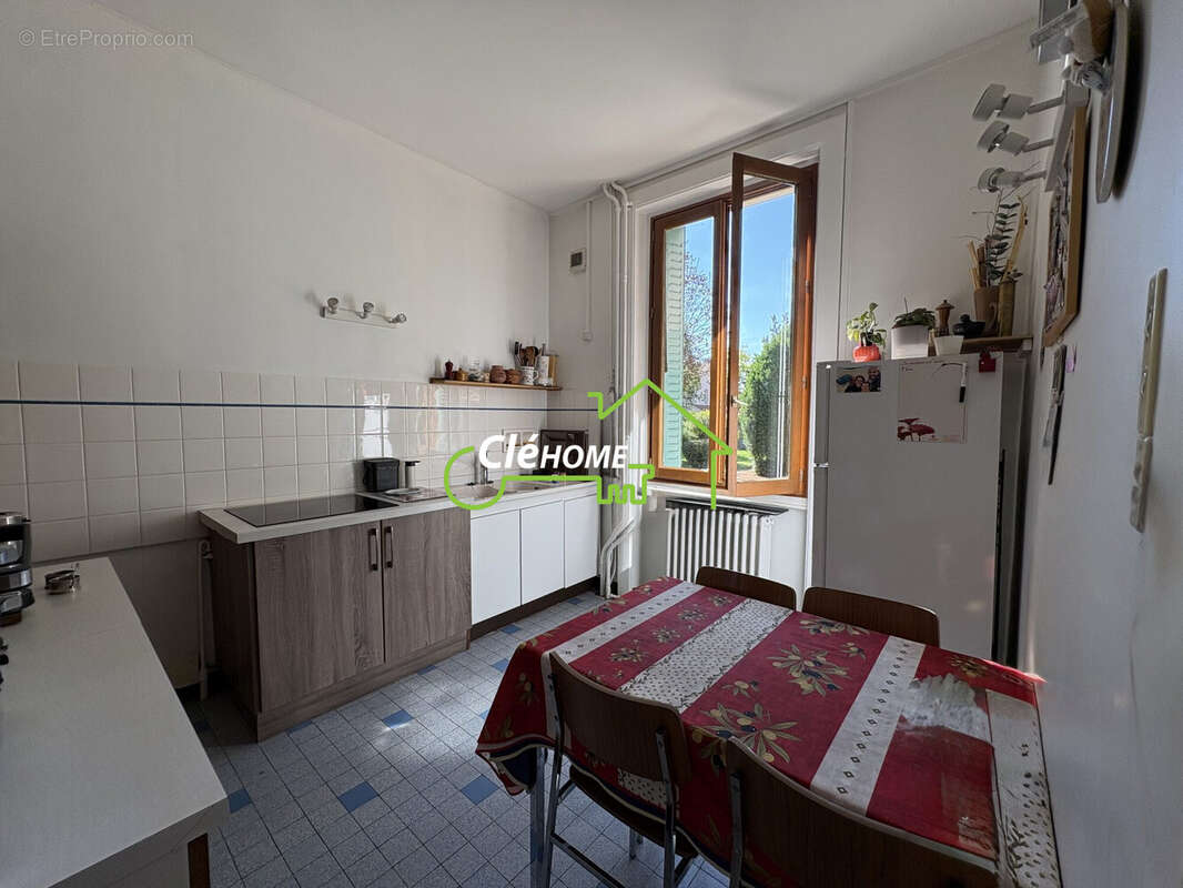 Maison à TASSIN-LA-DEMI-LUNE