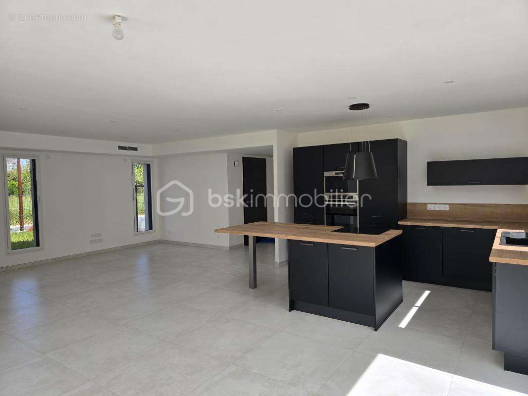 Maison à SAINT-HILAIRE-LA-FORET