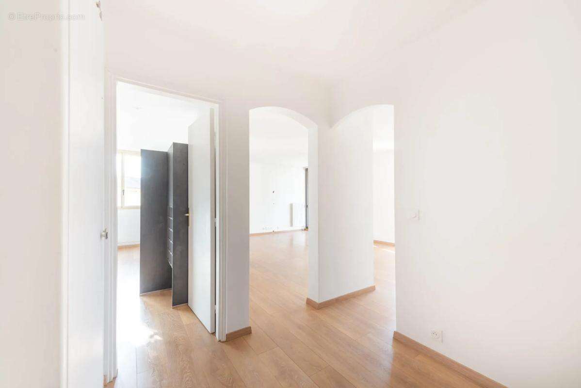 Appartement à SARTROUVILLE