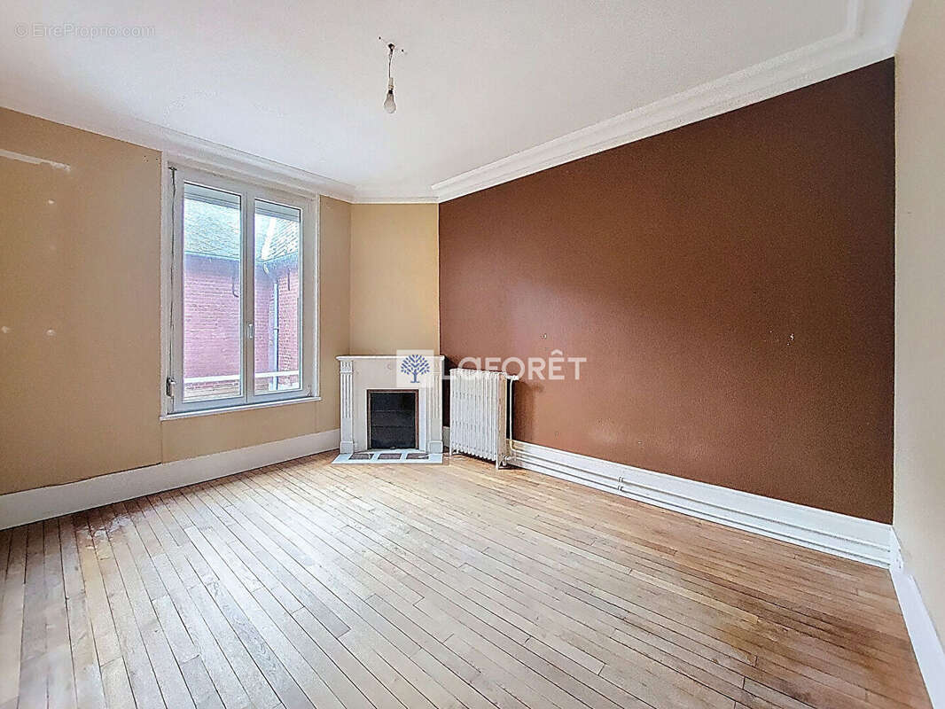 Appartement à LA FERE