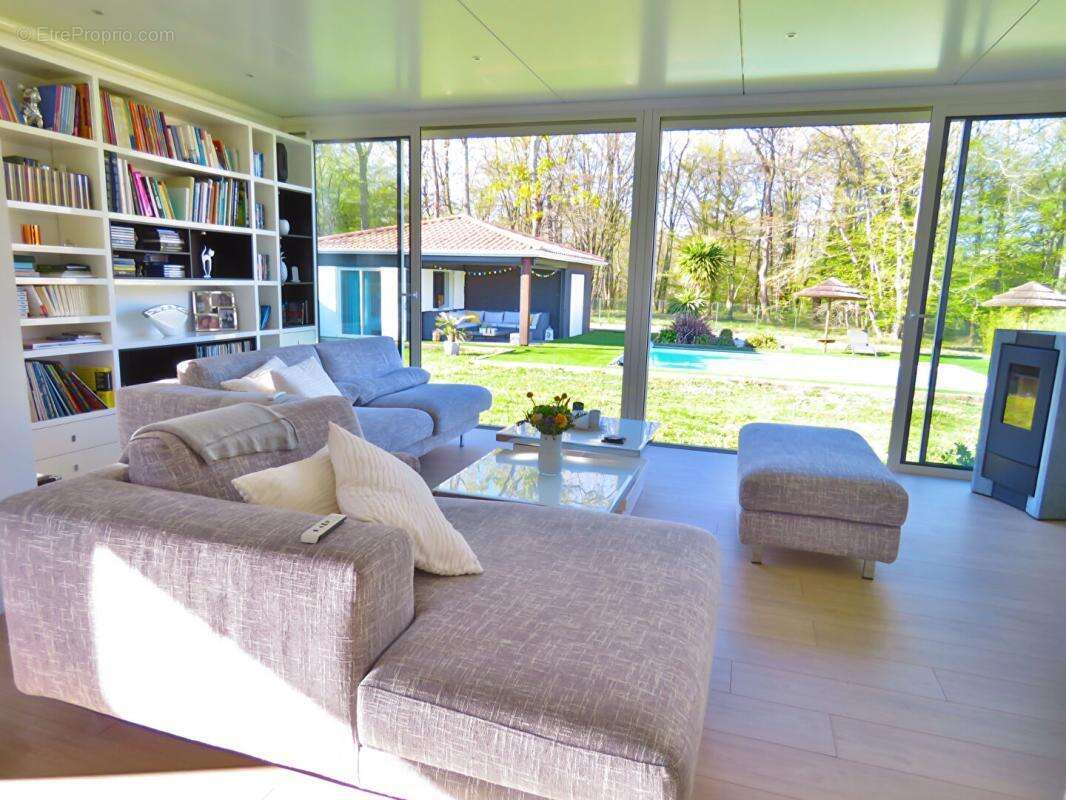 Belle maison familiale récente avec piscine sur grand jardin avec vue forêt à Camarsac - photo 2