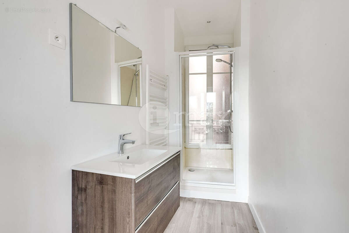 Studio 23m² - gare/chateau  - 170.000 - photo 8