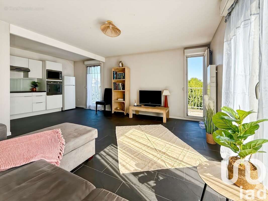 Photo 3 - Appartement à SAINTE-GENEVIEVE-DES-BOIS