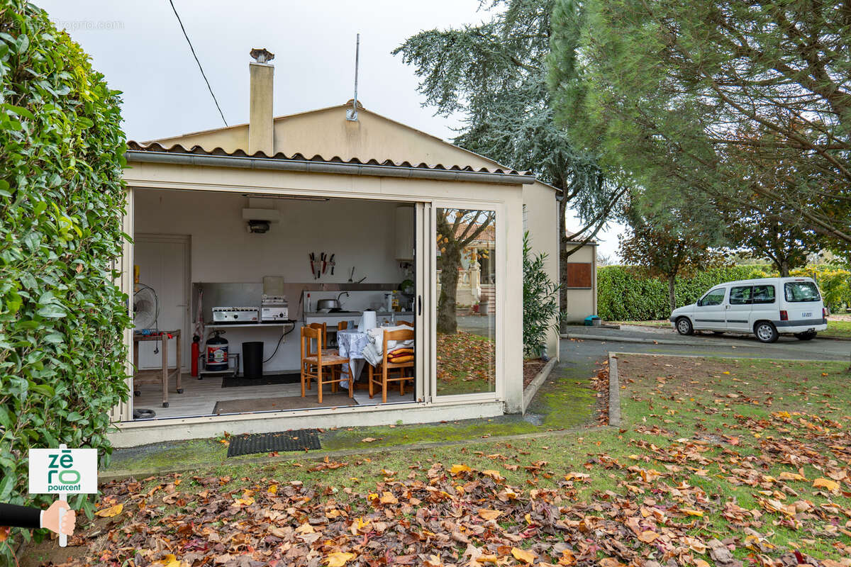 Maison à LES MAGNILS-REIGNIERS