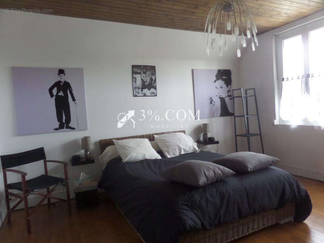 Maison à LA CHAPELLE-LA-REINE