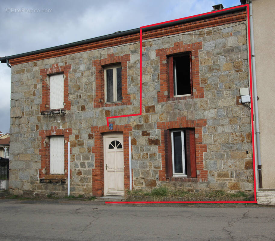 Maison à SAINT-MARTIN-LA-SAUVETE