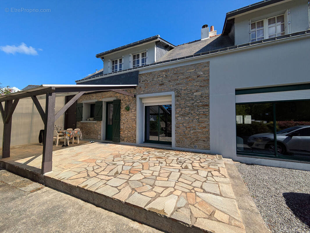 Maison à LA CHAPELLE-DES-MARAIS