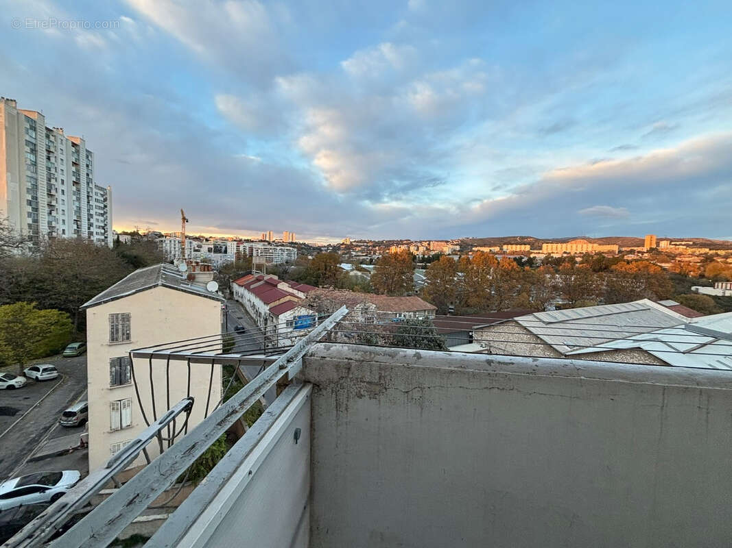 Appartement à MARSEILLE-15E