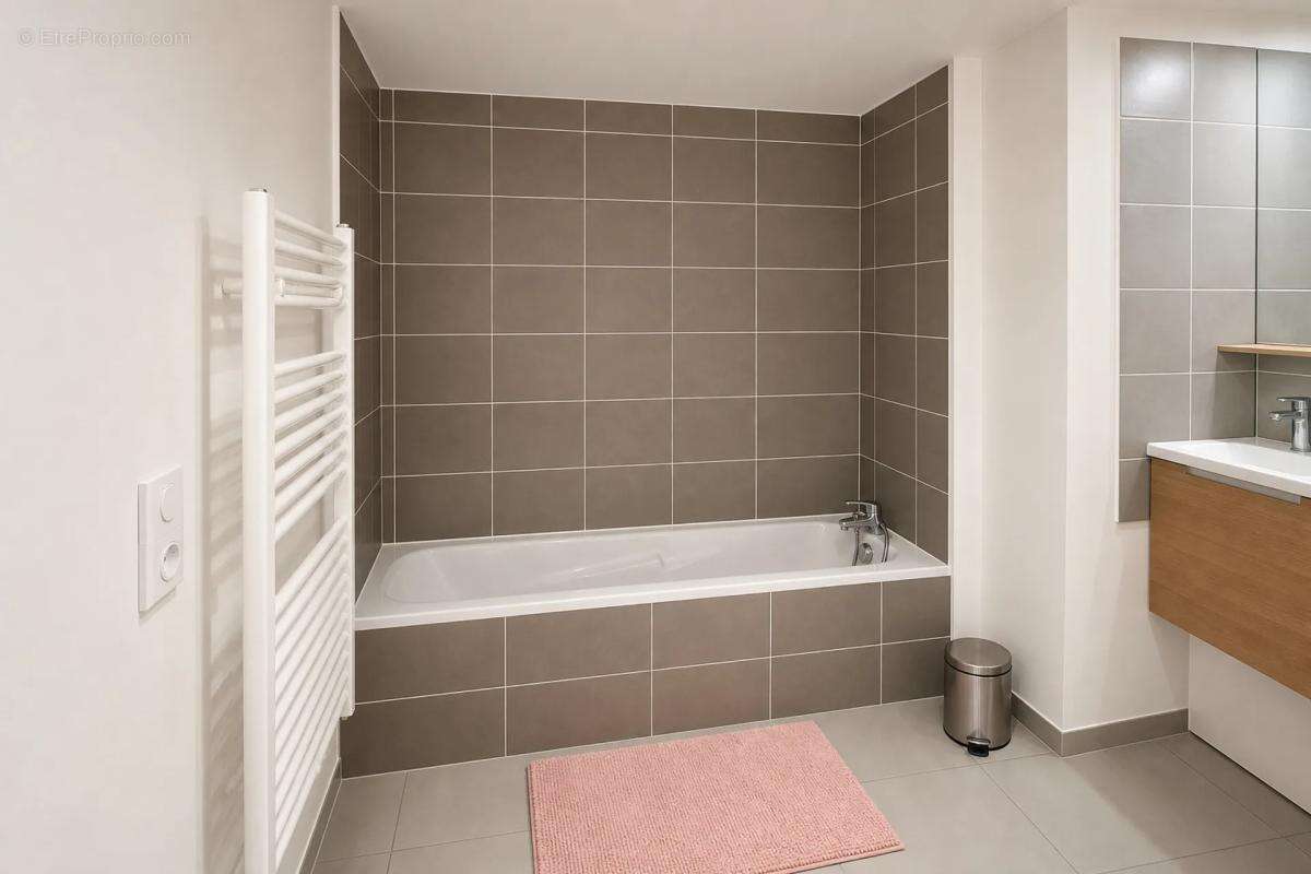 Élégant T3 avec balcon, box - Résidence récente de 2016 - Tassin - photo 4