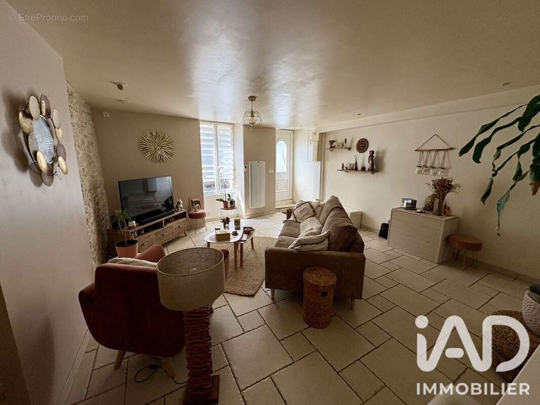 Maison 110 m² à Marans  - photo 3