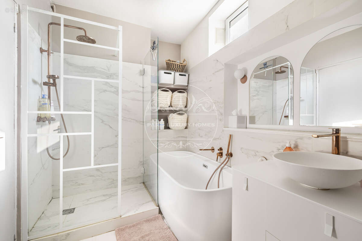 Appartement à PARIS-2E