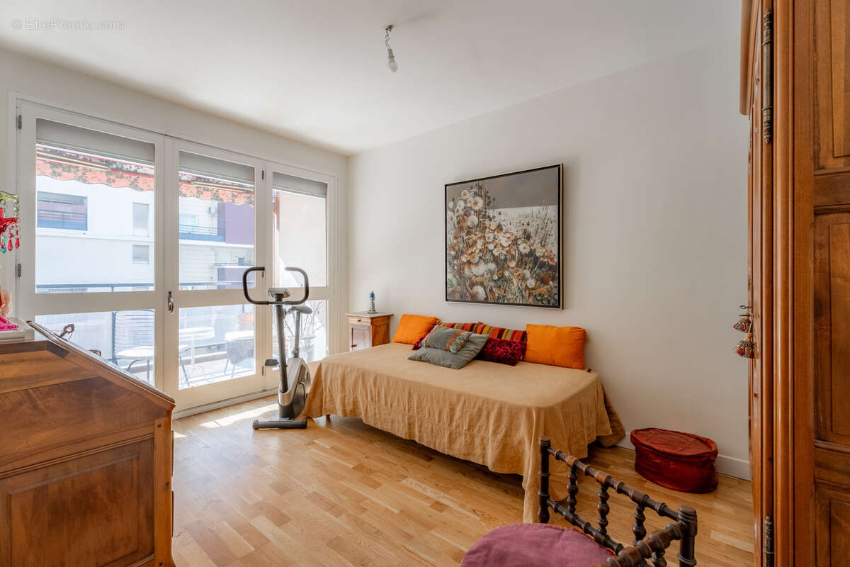 Appartement à MARSEILLE-2E