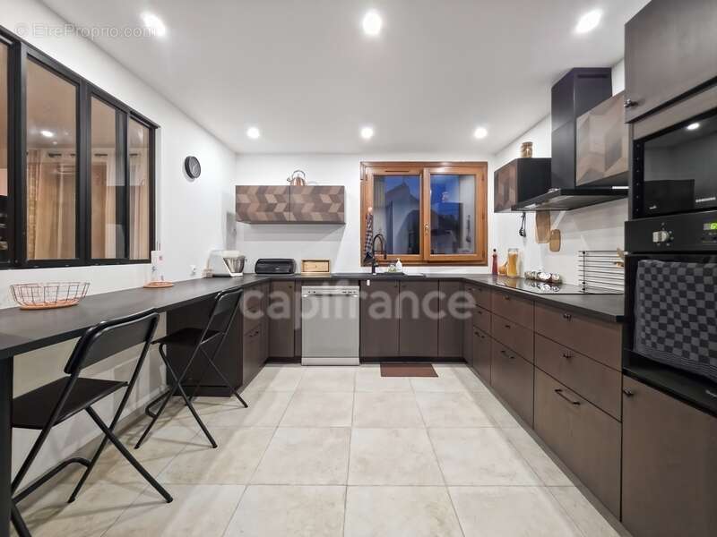 Maison à vendre 7 pièces CONFLANS SAINTE HONORINE (78) - photo 3