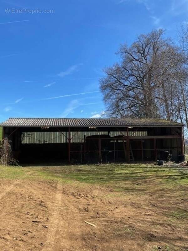 RARE:  Moulin auvergnat authentique au bord d'un ruisseau - photo 28