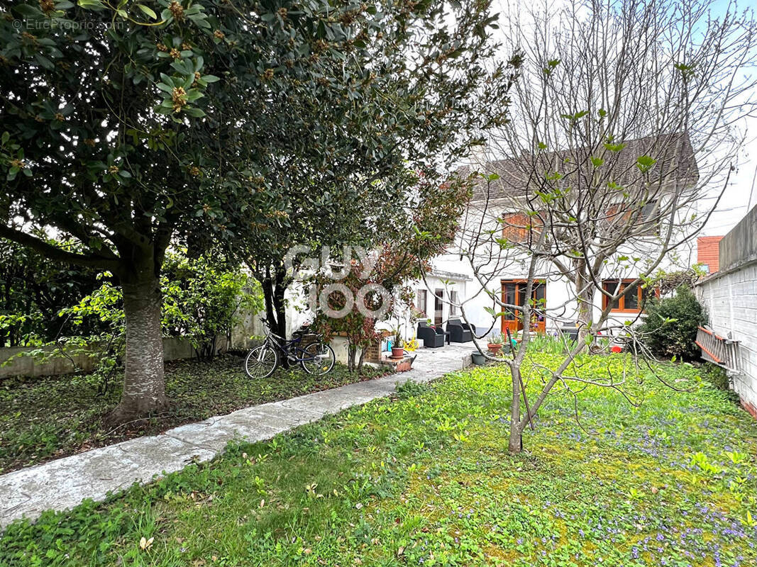 Maison à PONTAULT-COMBAULT