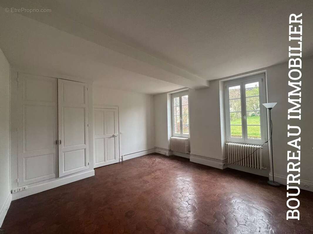 Maison à CHASSY
