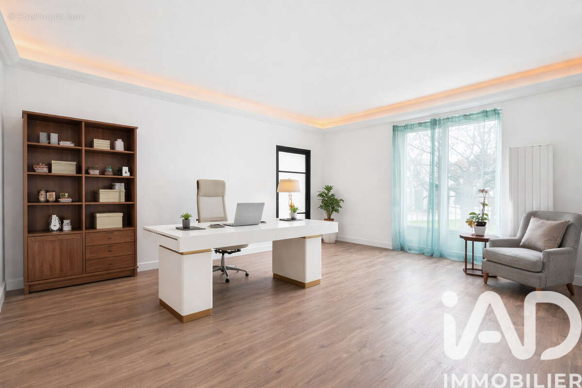 Photo 3 - Commerce à EVRY-GREGY-SUR-YERRE