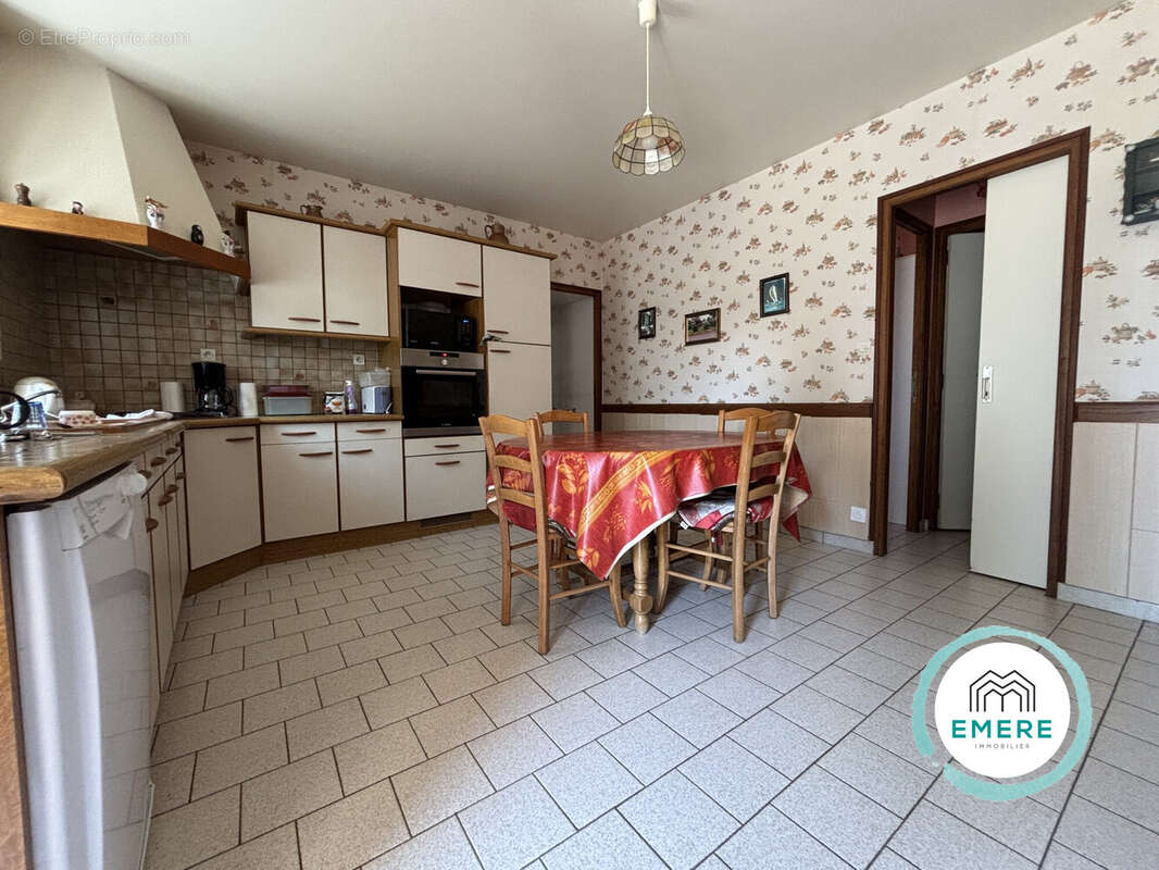Maison 108 m² à Saint-Aubin-De-Terregatte  - photo 2