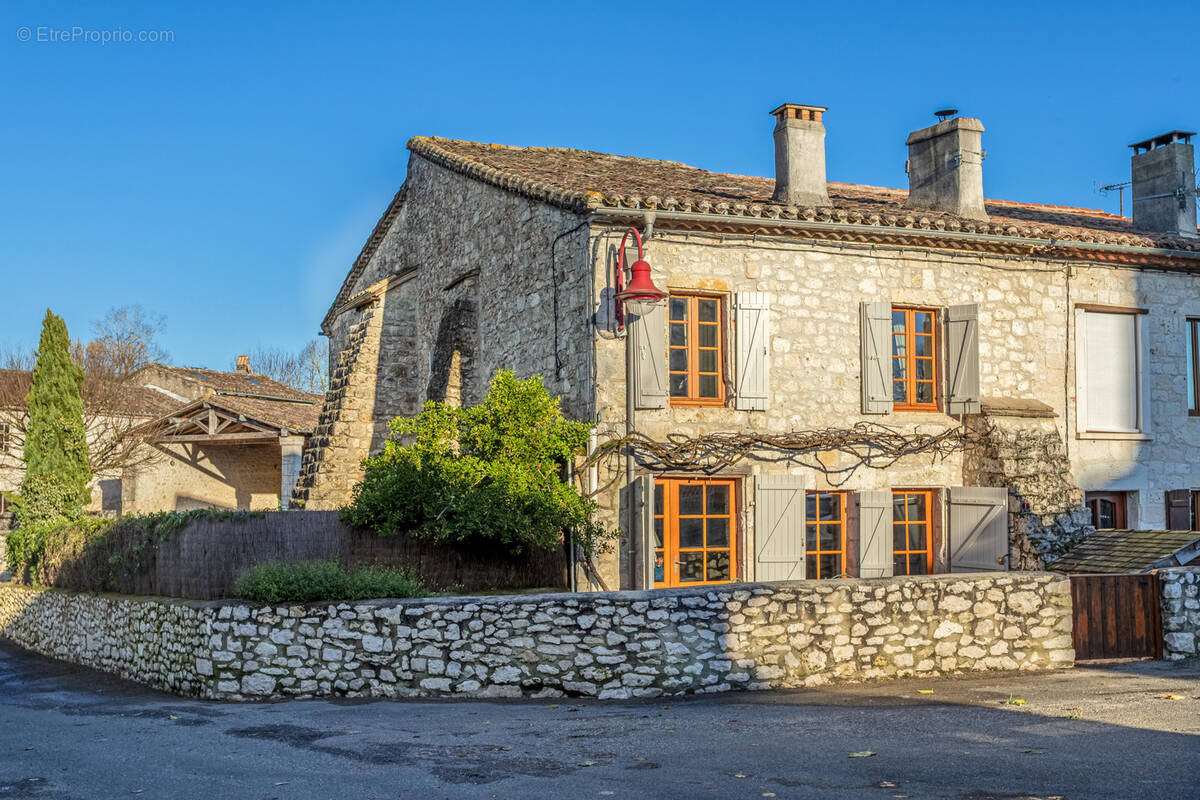 Maison à LACOUR