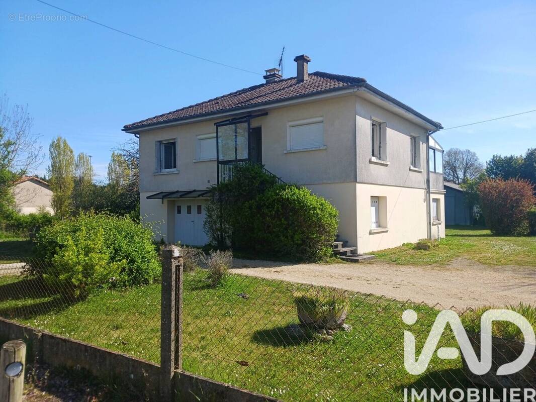 Photo 1 - Maison à SAINT-MAURICE-LA-CLOUERE