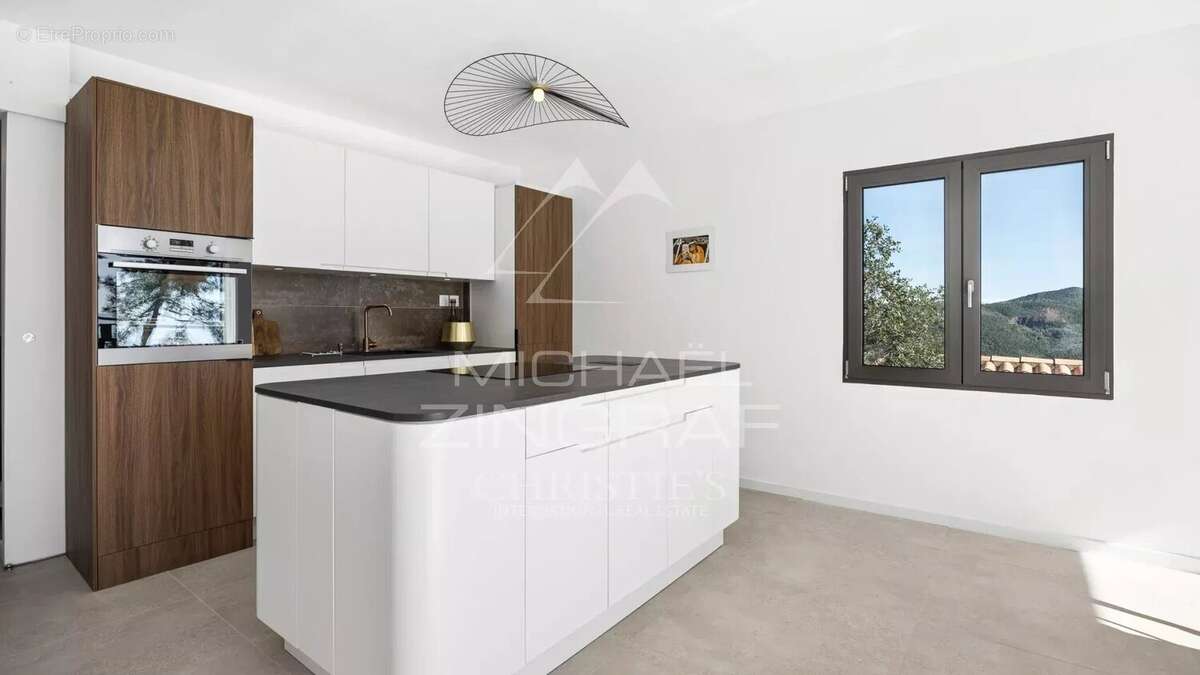 Maison à THEOULE-SUR-MER