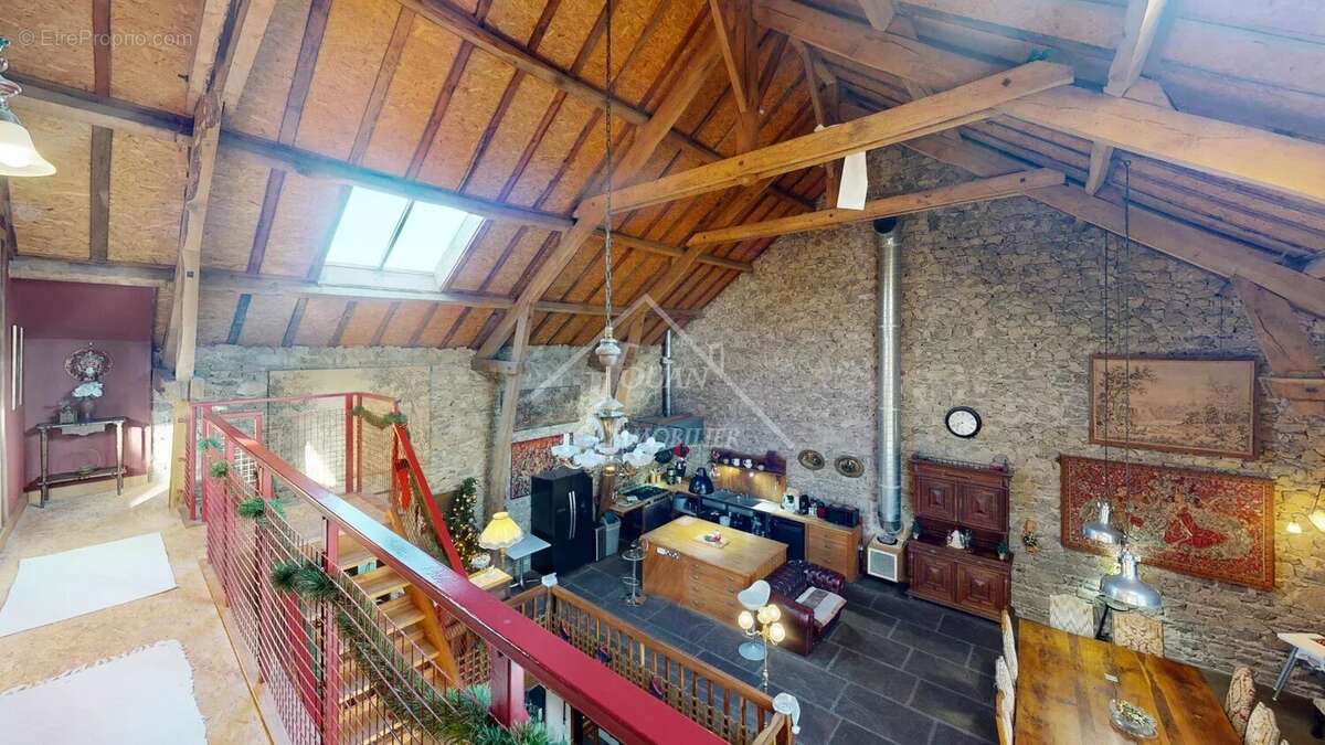 Maison à GOUTTIERES